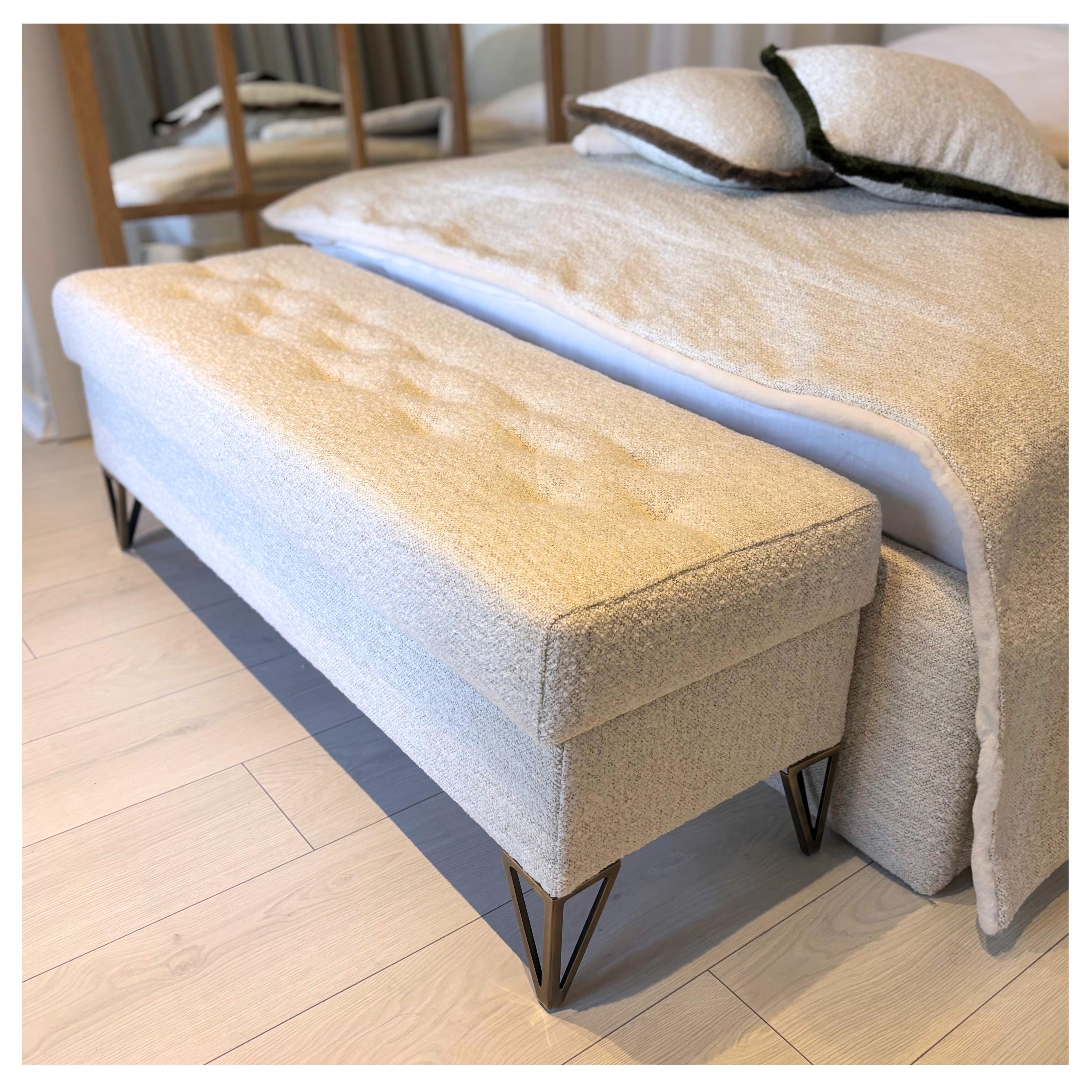 Banc de rangement sur mesure disponible en plusieurs couleurs, tailles et tissus, proposé en pouf de rangement/coffre à chaussures/banc à chaussures (