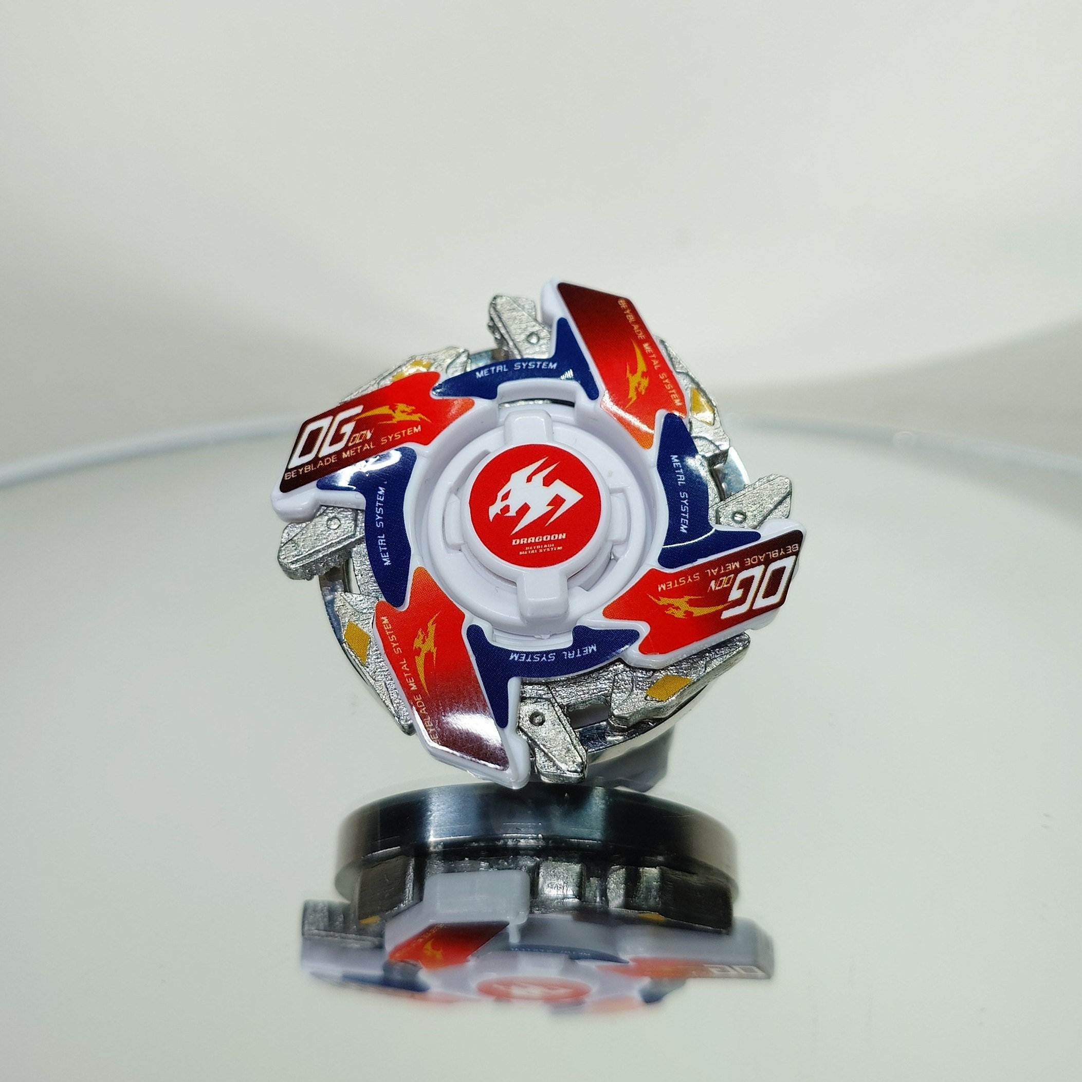 希少　ベイブレード　メタル　ドラグーンMSライトレッドバージョン　レア 希少 ベイブレード メタル ドラグーンMSライトレッドバージョン レア