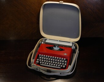 Elite Consul 2313 vintage portable typewriter Classic typewriter Birthday Unusual gift Gifts for students Working typewriter