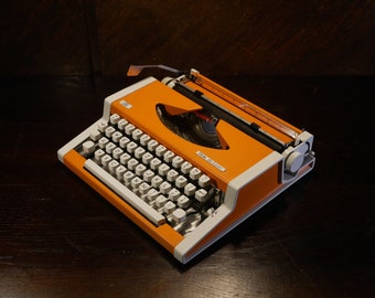 80s UNIS tbm de Luxe Typewriter , classic typewriter, birthday, unusual gift, gifts for students, working , With a case