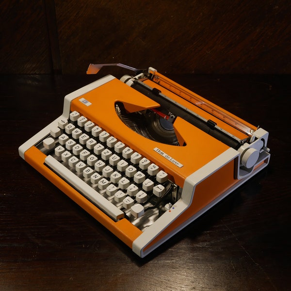 80s UNIS tbm de Luxe Typewriter , classic typewriter, birthday, unusual gift, gifts for students, working , With a case