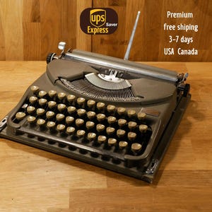 Groma Gromina Compact Typewriter: Ultraportable QWERTZ Keyboard
