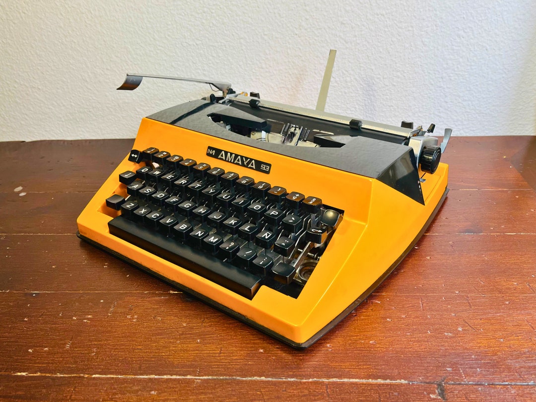 Working TYPEWRITER 70s Amaya 93 Typewriter Orange Typewriter Etsy