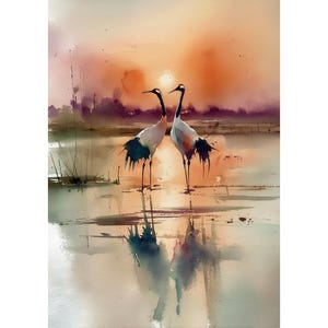 Könnte beinhalten: Aquarellmalerei von zwei Kranichen, die im Wasser stehen und den Sonnenuntergang reflektieren. Die Vögel haben weiße Körper, schwarze und rote Markierungen und lange Beine. Der Hintergrund zeigt einen warmen orangefarbenen und violetten Himmel.