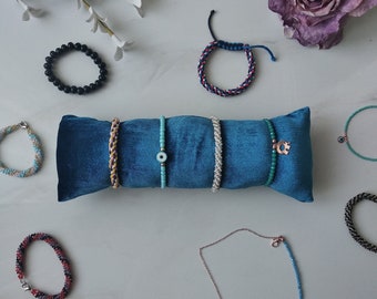 Velvet Bracelets Pillow, Bracelet Pillow, Jewelry Display Pillow, Jewelry Holder, Bracelet Organizer Stand, Jewelry Cushion,Bracelet Storage