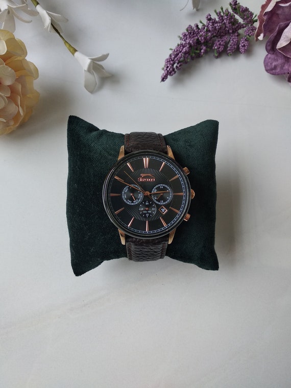Velvet watch shop holder