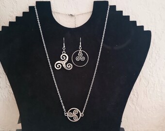 Necklace and earring set