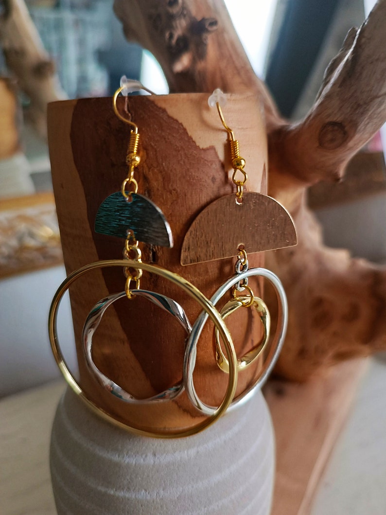 Asymmetrical earrings image 6