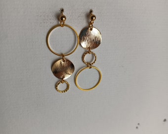 Boucles d'oreilles asymétriques