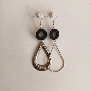 Boucles d'oreilles asymétriques Marron Foncé