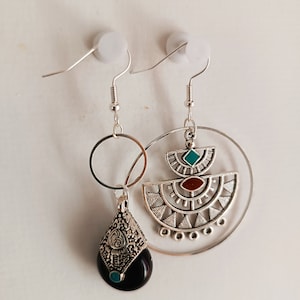 Asymmetrical earrings image 8