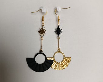 Boucles d'oreilles asymétriques