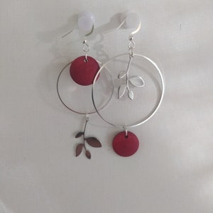 Boucles d'oreilles asymétriques Bordeaux