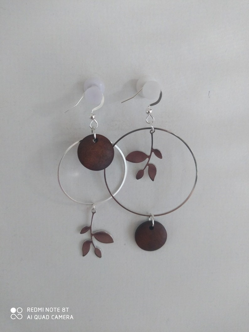 Boucles d'oreilles asymétriques Marron