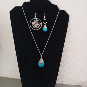 Necklace + earrings set