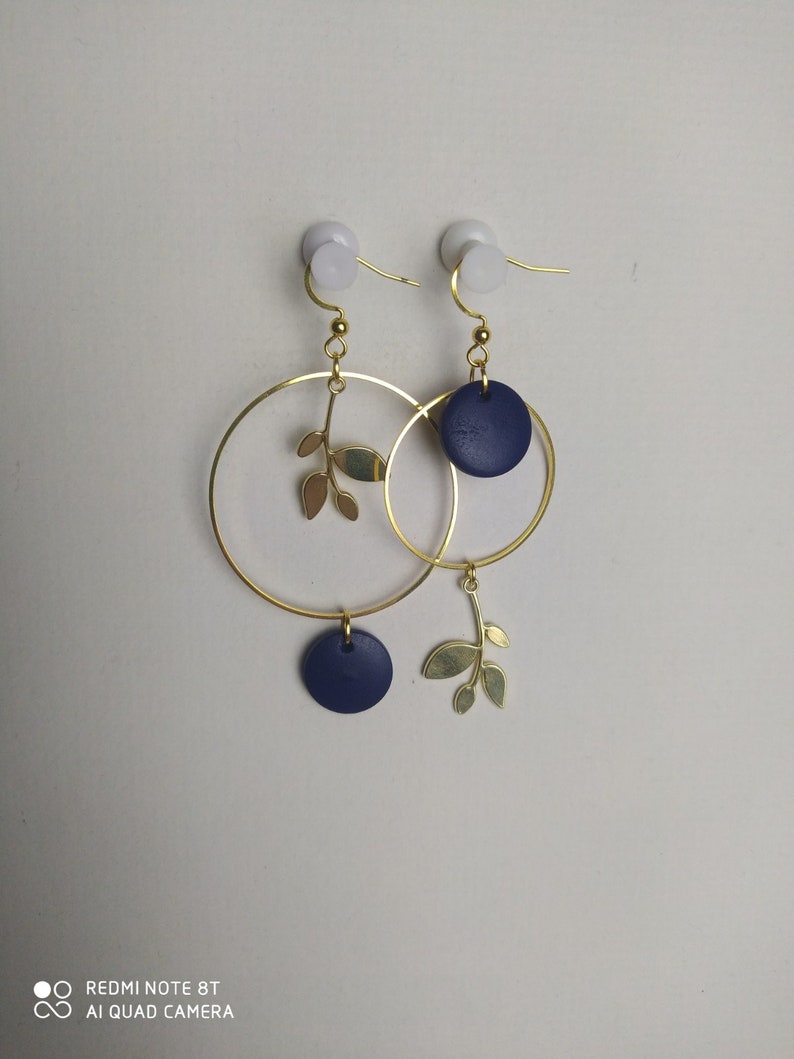 Boucles d'oreilles asymétriques Bleu Marine