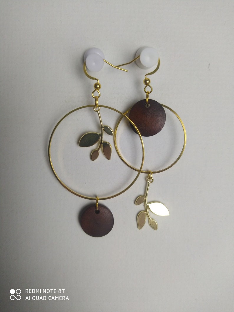 Boucles d'oreilles asymétriques Marron