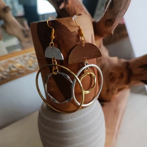 Asymmetrical earrings image 3