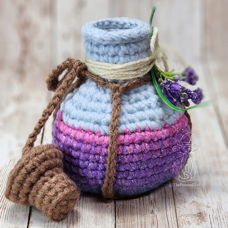 CROCHET PATTERN: Potion Bottle Dice Bag Belt Pouch image 4