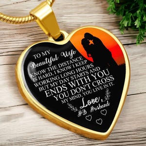 Herz Halskette mit Gravur: Personalisiertes romantisches Geschenk für die Frau