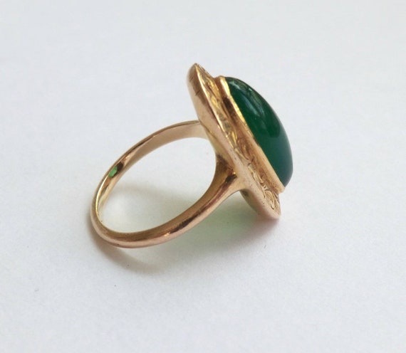 Antique Chrysoprase and Yellow Gold Ring - image 10