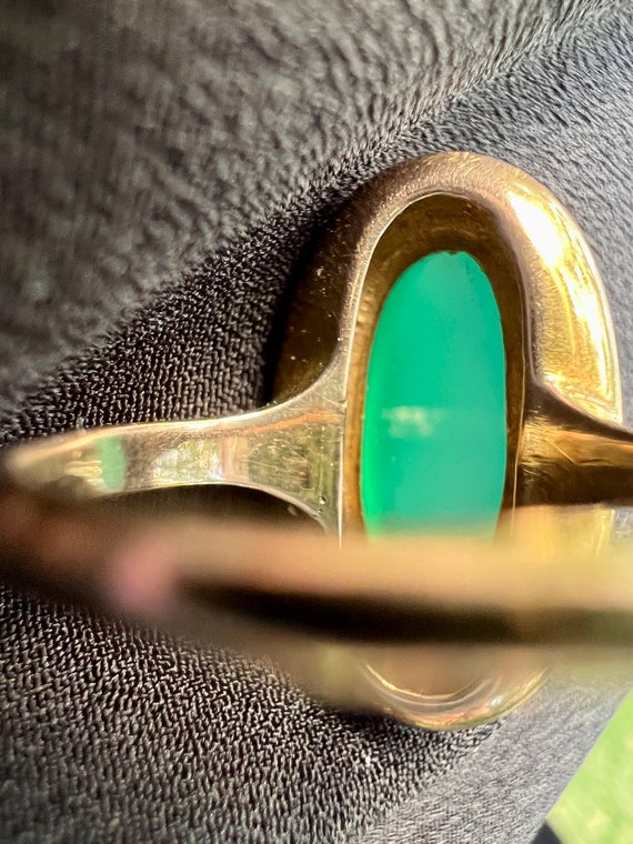 Antique Chrysoprase and Yellow Gold Ring - image 5