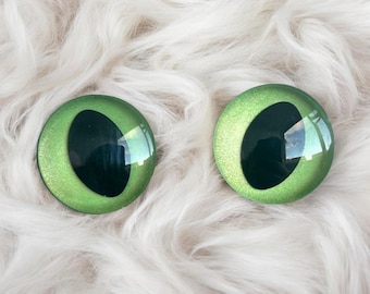 Safety Eyes in Scarlets Soul: Green Handpainted for Crochet Amigurumi Soft Plushie Toys - Choose Pupil Colour