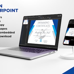 Op de afbeelding: Een laptopcomputer die een blauwe en grijze zwemdiploma-sjabloon in PowerPoint weergeeft. Het certificaat luidt "ZWEMDIPLOMA" en wordt uitgereikt aan "Margaret Mac Neil". De tekst "Bewerken in PowerPoint" wordt onder de afbeelding weergegeven.