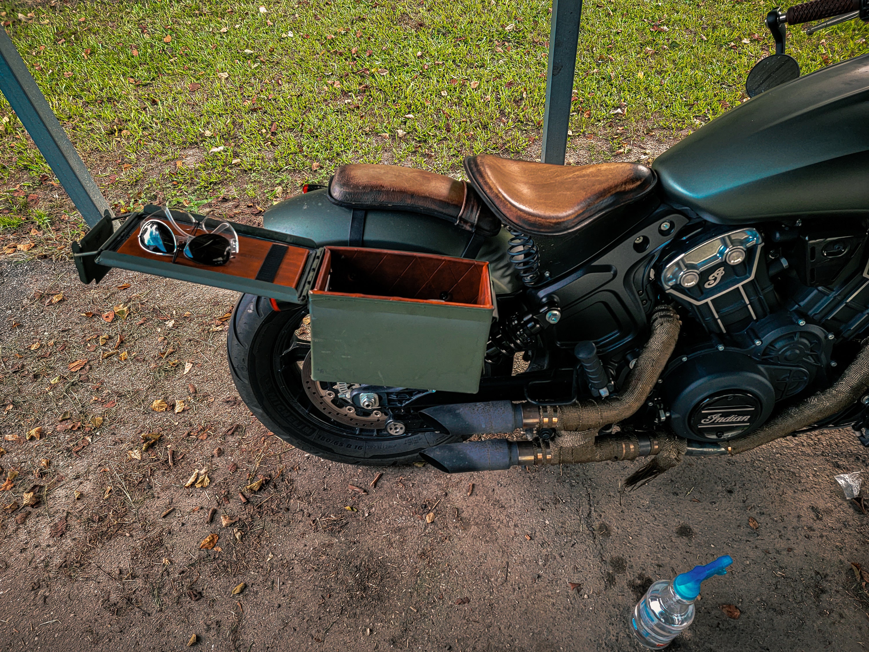 Universal Indian Motorrad Vorderseite Echtleder Werkzeugtasche Schwarz  Farbe D2