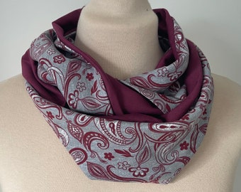 Two-layer loop scarf paisley gray / berry jersey