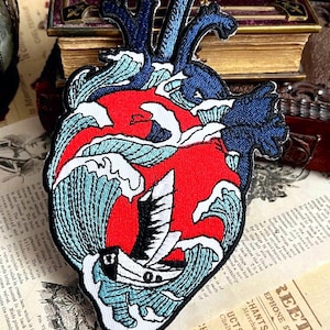 Mystic Ocean Heart Iron On Patch – Herz der Verlorenen Gezeiten