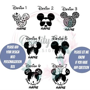 Puede incluir: Una colecci&oacute;n de siete dise&ntilde;os de cabeza de Mickey Mouse en blanco y negro. Cada dise&ntilde;o incluye la palabra "NAME" y varios gr&aacute;ficos, incluyendo gafas de sol, corazones y un castillo. El texto en la imagen incluye "Best Day Ever" y "Disney Family Vacation".