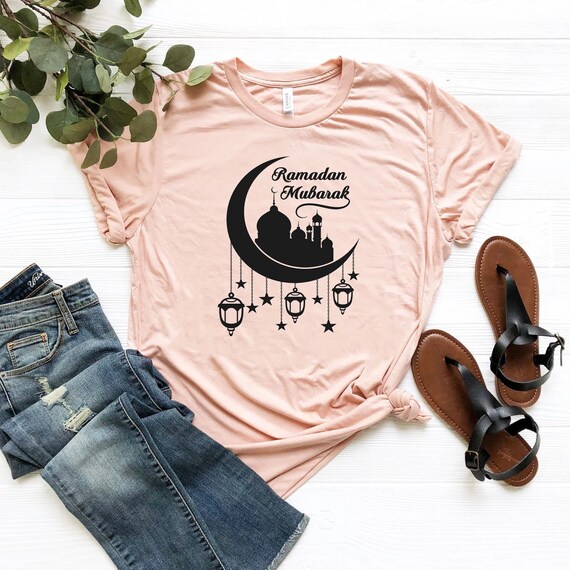 Ramadan Mubarak T-Shirt: Islamic Crescent Moon Lanterns, Muslim Eid Gift