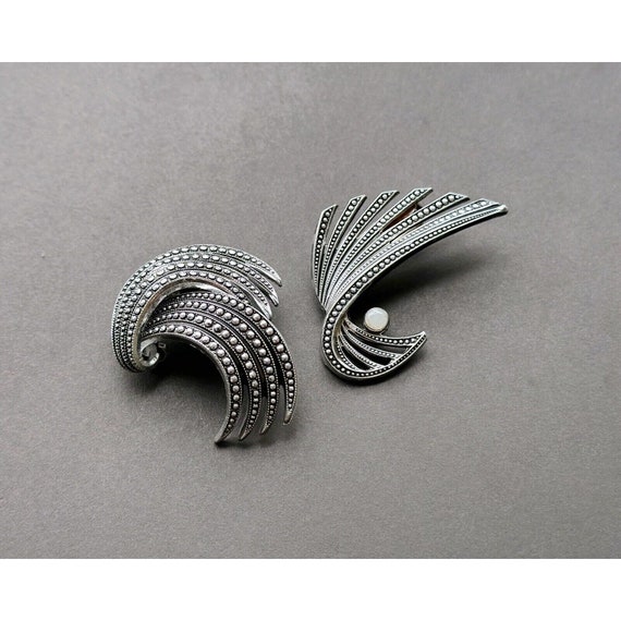 Vintage Mid Century Silver Tone Swirl Brooches Set