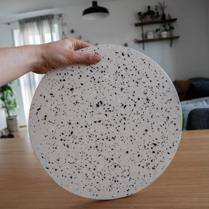 Round 30 cm terrazzo tray | decorative plate