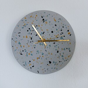 Terrazzo Design Wanduhr | lautlos | schleichend | 30cm