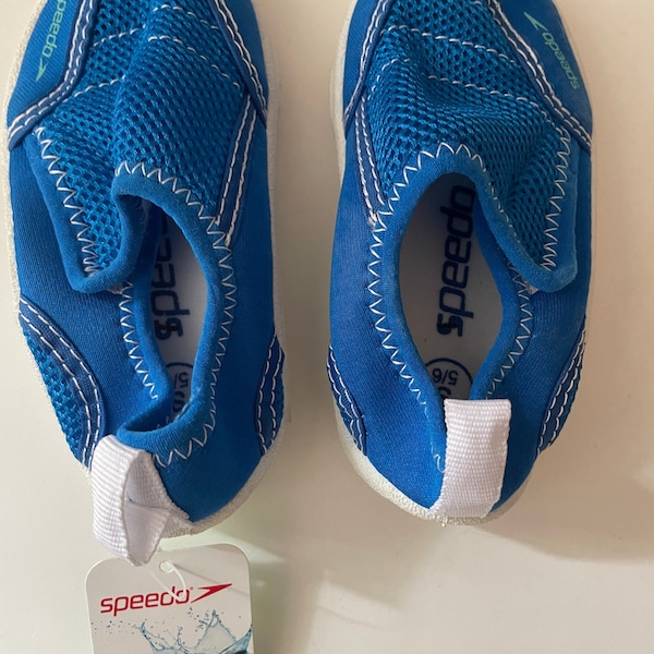 speedo slippers price