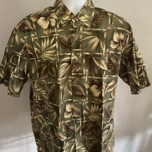 Island Style St Johns Bay Mens Medium Cotton Short Sleeve Shirt With Button Front Pocket