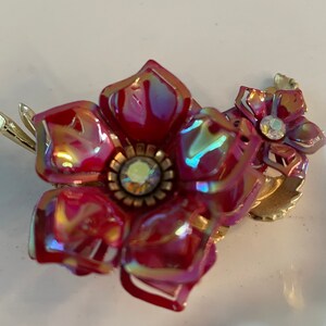 Detailed Pretty Costume Jewelry Brooch