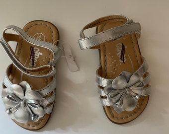 Size 4 Girls Silver Flower Sandals With Secure Strap