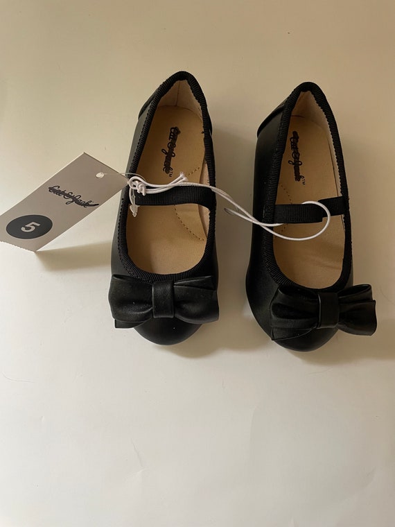 Cat & Jack Solid Black Girls Size 5 Slip On Shoes… - image 1
