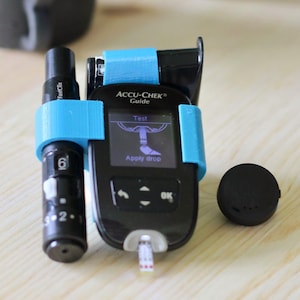 Estuche de guía Accu-Chek: organizador de viaje para medidor de glucosa con soporte para pegatinas de azulejos / kit de suministros compacto para diabéticos tipo 1