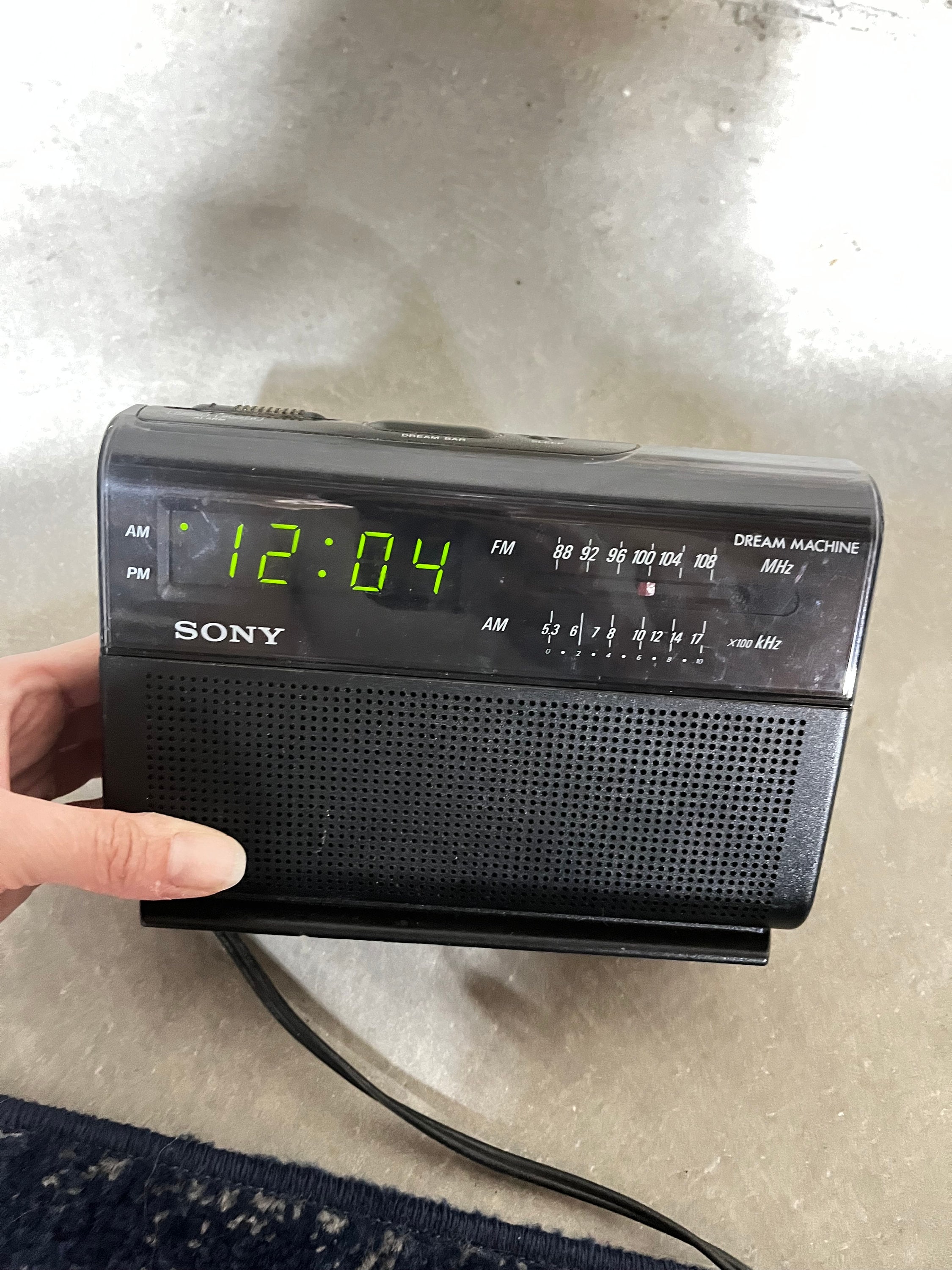 Vintage Sony Dream Machine Alarm Clock - Black, AM/FM Radio, Green