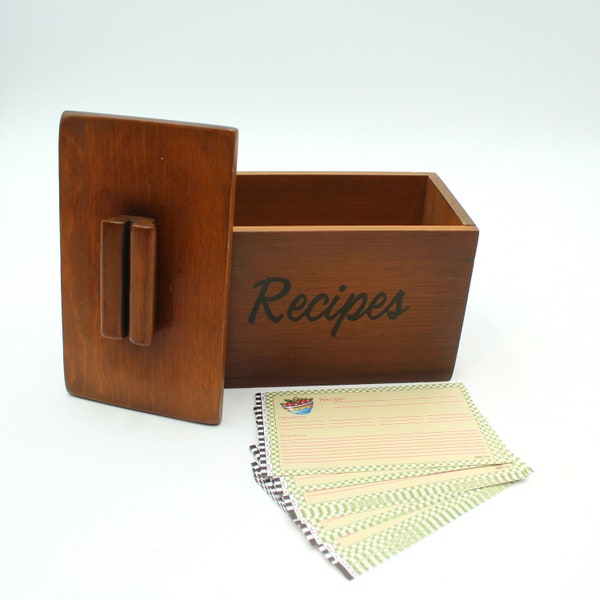 Vintage recipe box - 3x5 or 4x6 cards size, wooden, wood, lid, holder, 70s, 1970s, 80s, 1980s, kitchen, cooking, so retro!