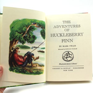Vintage Illustrated Junior Library &quot;Huckleberry Finn&quot; book - Mark Twain, Tom Sawyer, classic novels