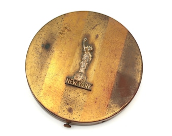 Vintage gold metal makeup compact - powder, Art Deco, New York City, Statue of Liberty, puff, mirror, round, brass, travel
