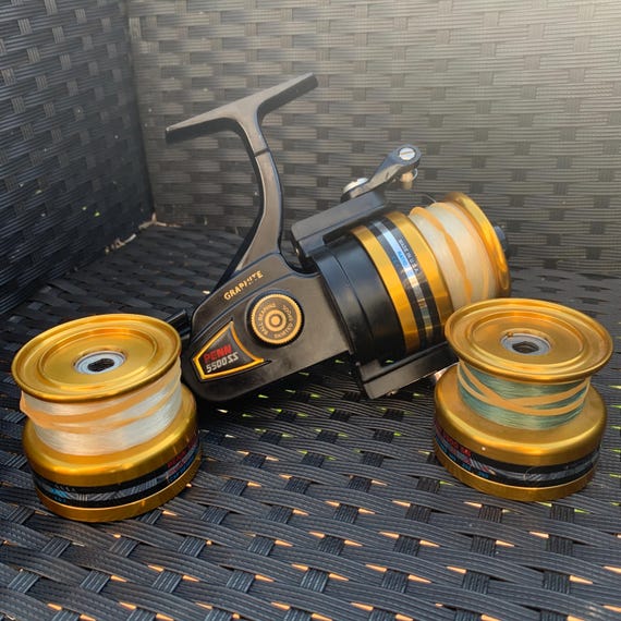 Penn 5500SS Fishing Reel W/ 2 Spare Spools Vintage Classic Salt