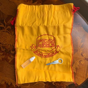 Penn Fishing Reel Pouch w/ Tool and Oiler -  Nice!  Free Shipping!