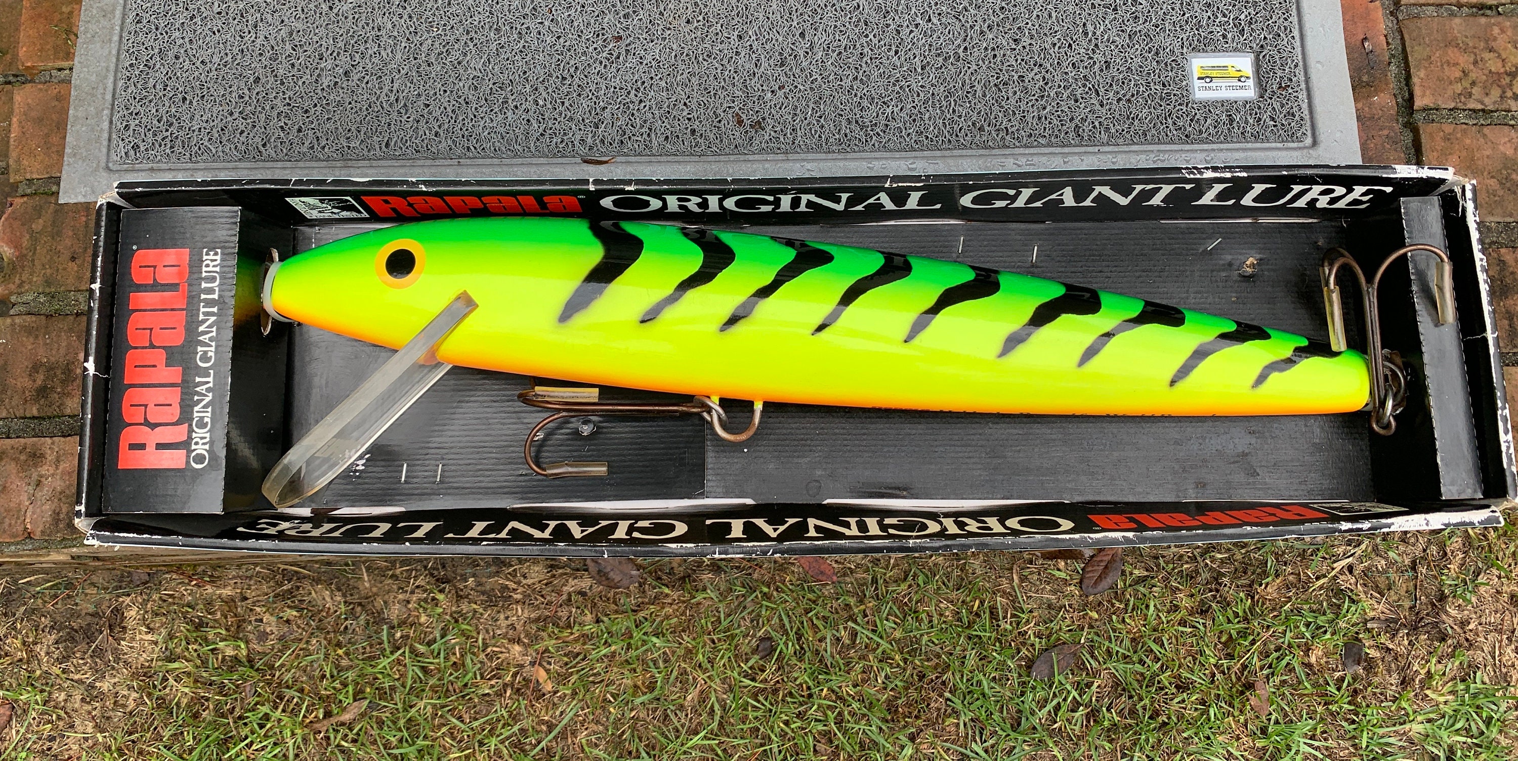 Rapala 80s店舗用デスプレイ看板 最終値引き Giant Rapala Display Special Edition Vintage Huge Firetiger Lure