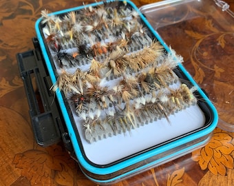 Assortiment de Mouches à Truite et Bar, Poppers de pêche à la